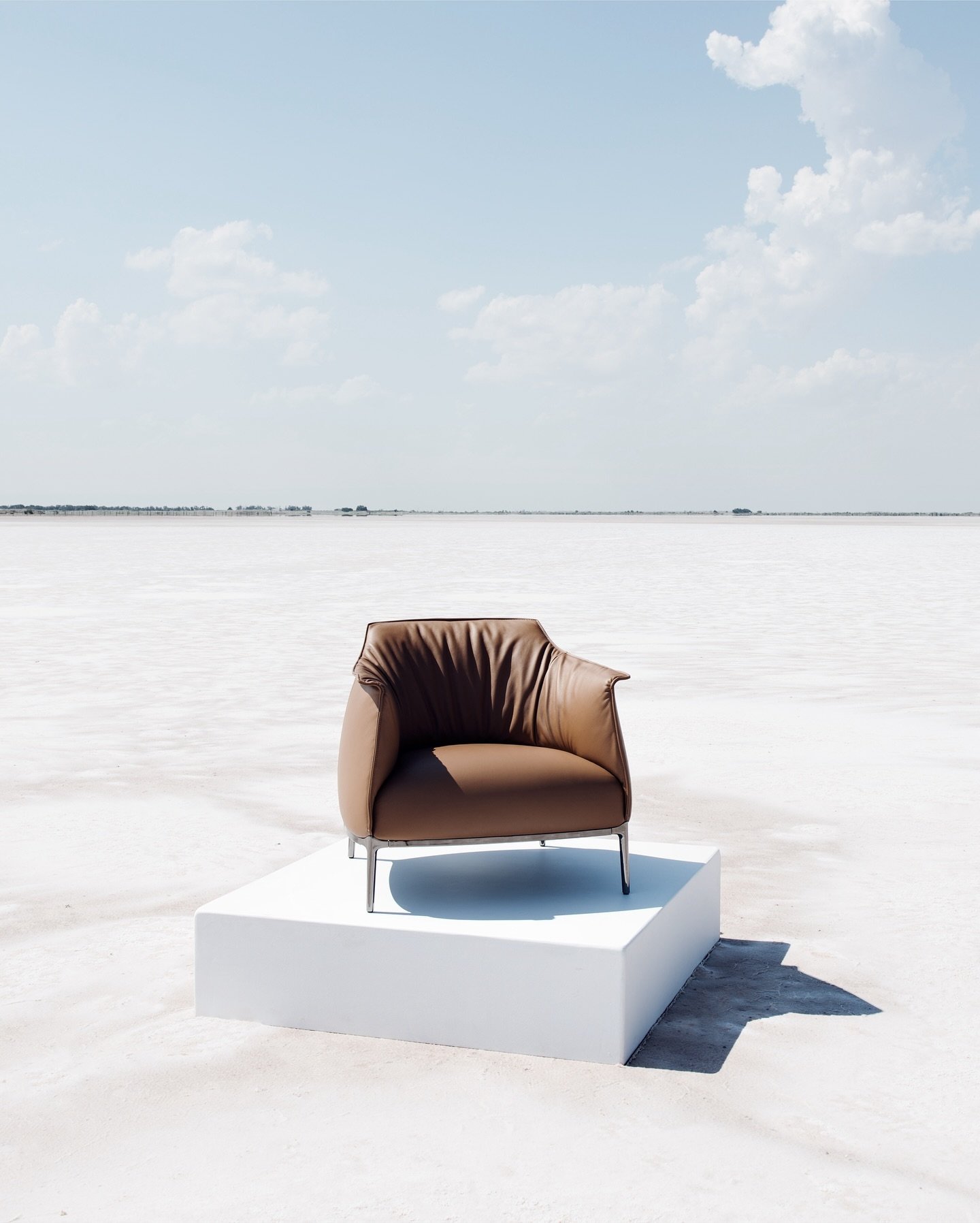 Time to relax. The Archibald armchair&rsquo;s comfortable and enveloping design is the perfect combination of substance and form. Designed by Jean-Marie Massaud for @poltronafrauofficial. 

For welcoming designs that shine in any setting, adventure w