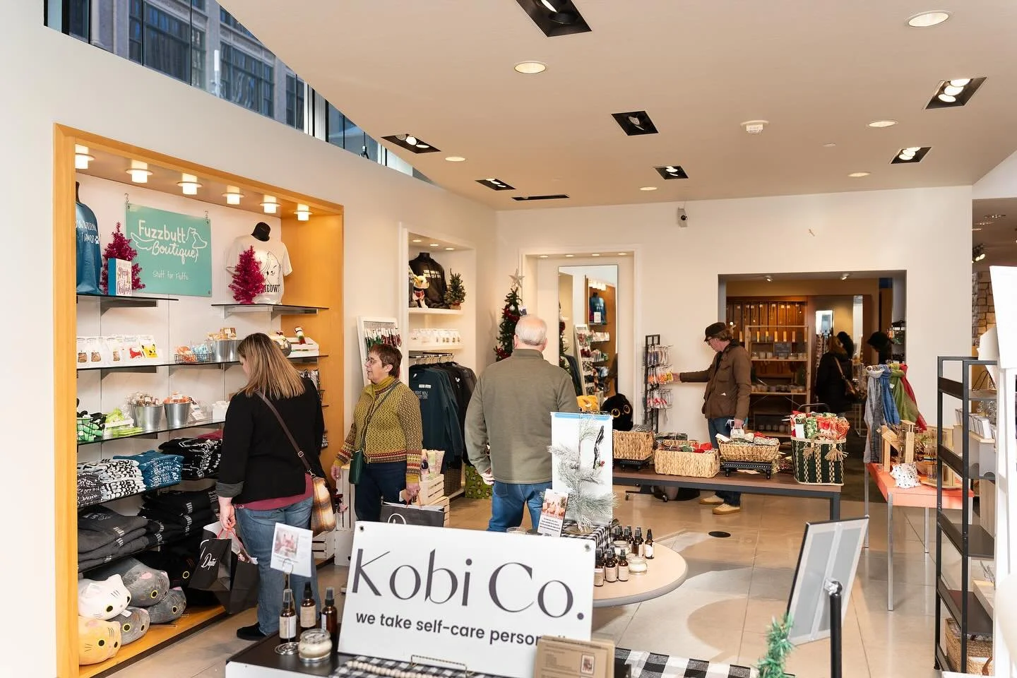 Time is running out to apply for🎄Holidays on Nicollet Makers! 

We&rsquo;re curating an incredible lineup of Minnesota makers for our holiday🎁 pop-up at the📍IDS Center @mplsdowntown, Nov 13&ndash;Dec 21.

📢Applications close THIS Sunday, October 
