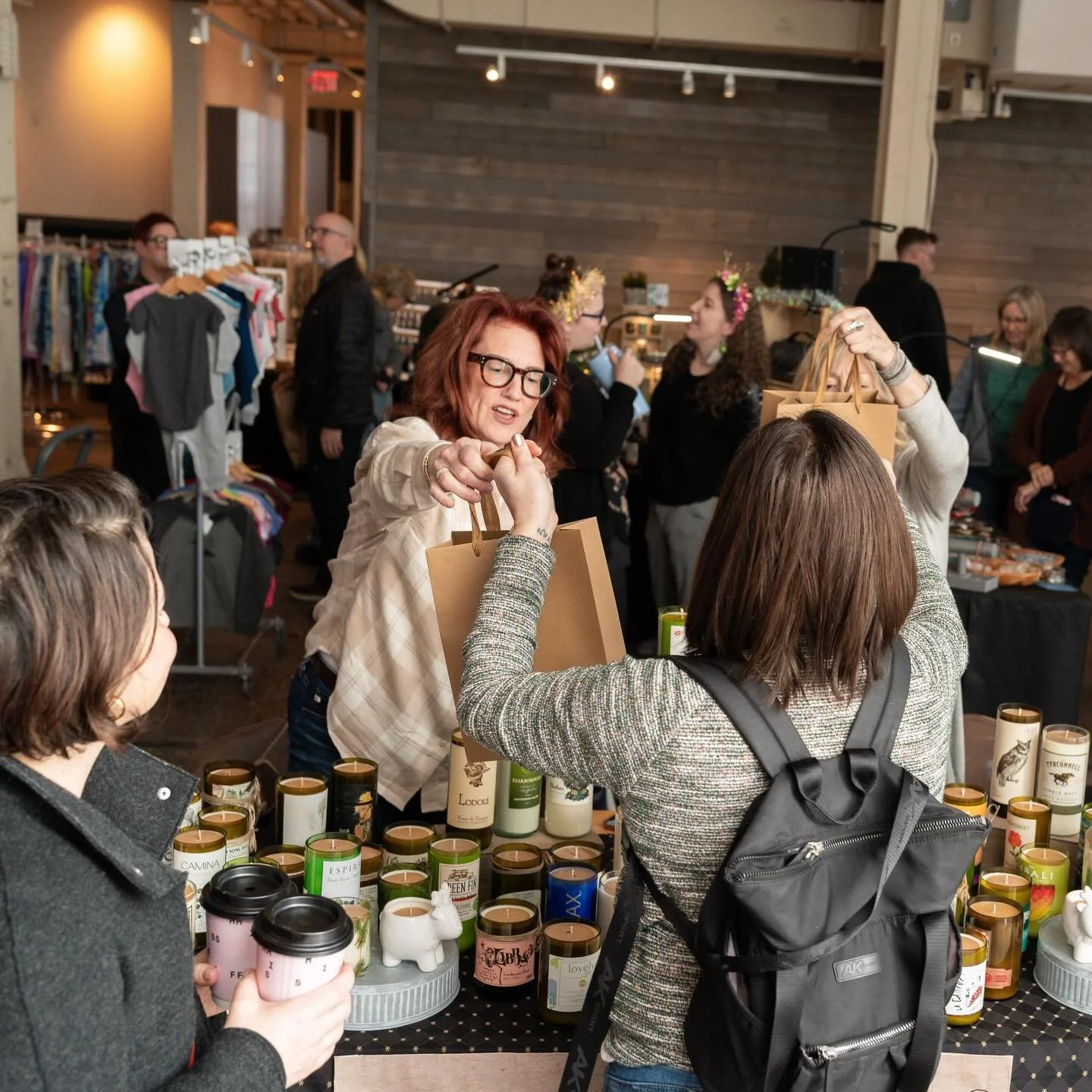 🎁💚 Your local holiday shopping guide is HERE!

Find us at these magical markets:

❤️ Old St. Anthony Holiday Bazaar @machineshopmpls
 Sunday, Nov 23 11-4PM

🍺 A Handmade Holiday Market @bruhavencraft Every Saturday 12 - 5PM

🎄Field &amp; Festival