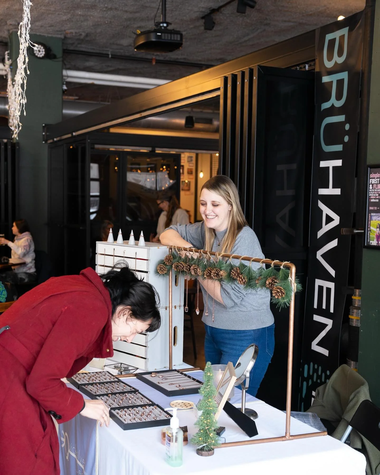 🛍️Friendly reminder: it&rsquo;s not too late to shop small! Skip the panic buys and find a 🎁 that&rsquo;s meaningful. Here&rsquo;s where to📍find us:

🎄A Handmade Holiday Market @bruhavencraft
(Saturday 12-5PM )

🎄Holidays on Nicollet, @idscenter