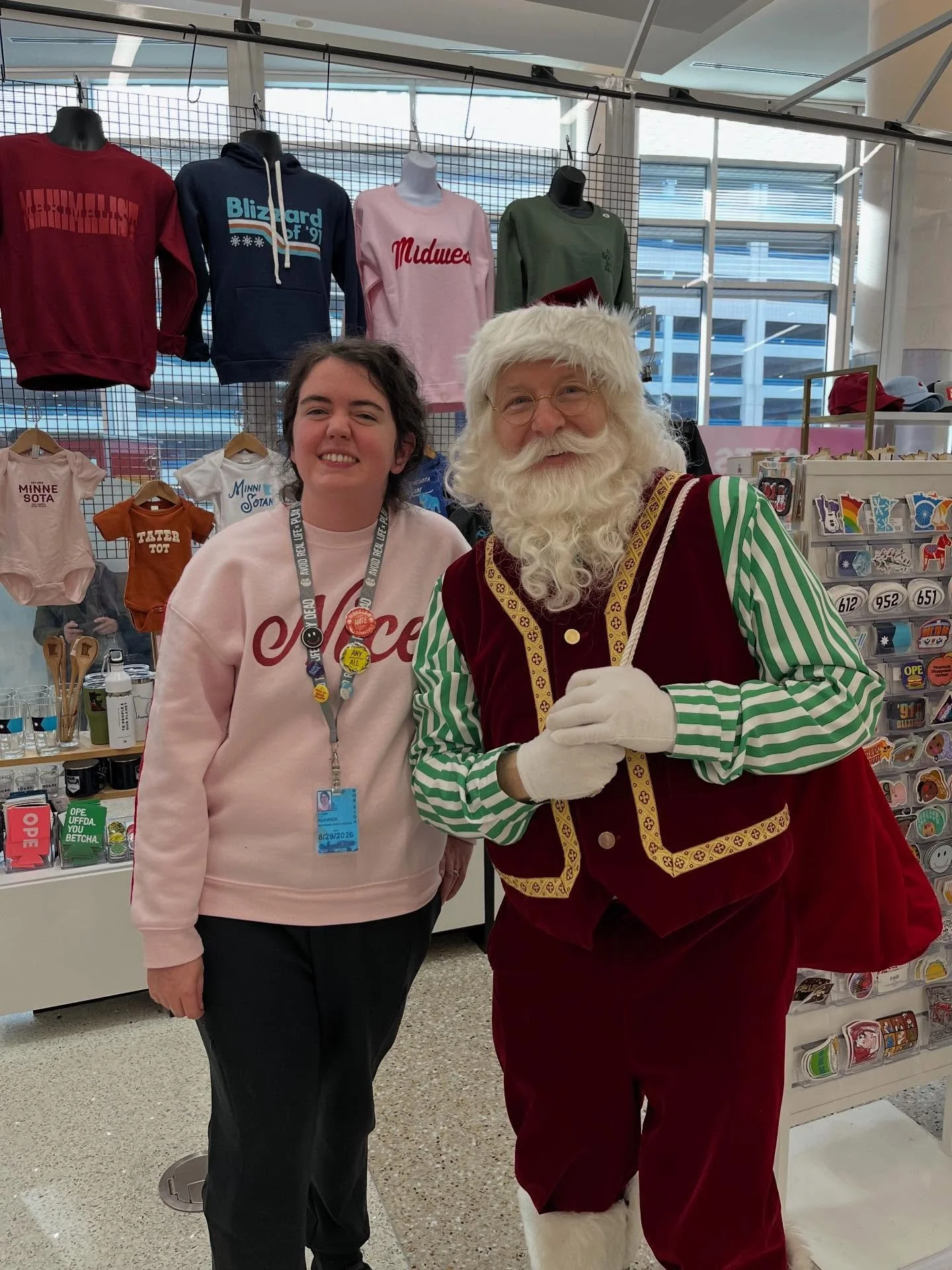 Guess who we spotted at our @mspairport store?! SANTA ❤️🎄Remember to stop by and shop before your ✈️ for all the MN made 🎁! Find us at Terminal 1 near Gate C12. 

#santa #shoplocal #handmade