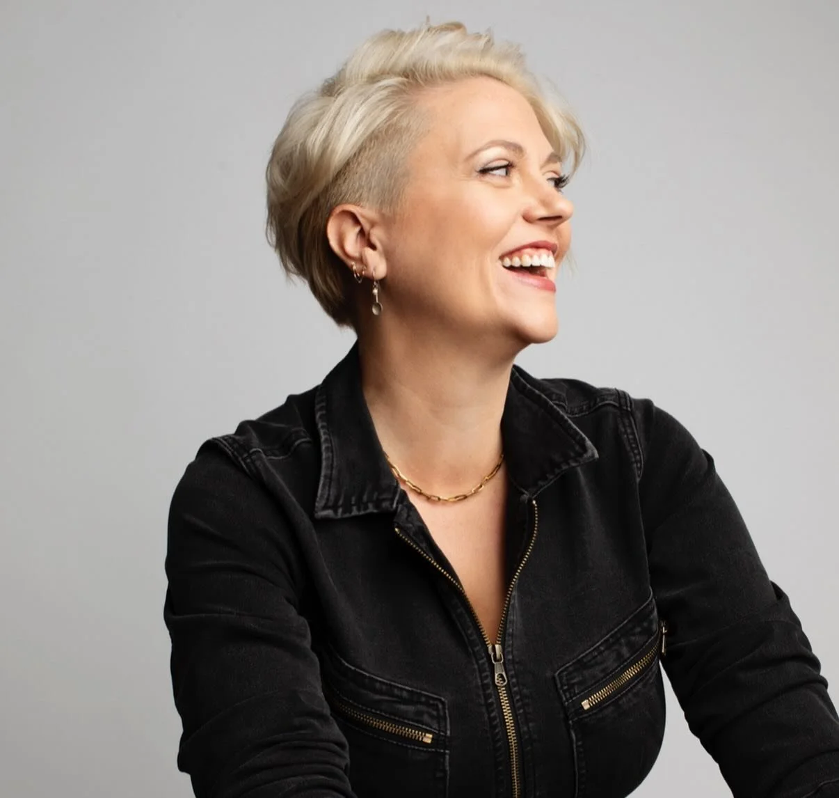 Our founder @hayleymatthewsjones will be speaking at THE 16TH ANNUAL DESIGN IN 7 at the @umndesign umndesign on April 7th! 

✨About this event: 

Listen in as professionals from the fields of apparel design, architecture, graphic design, interior des