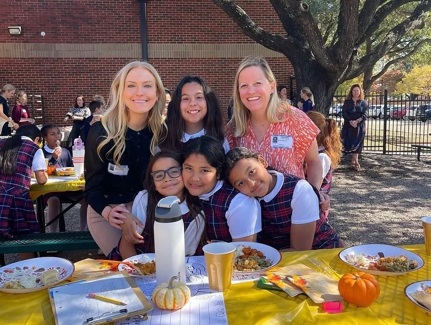Volunteers from @dallaspiphi provided an amazing traditional Thanksgiving meal for our 4th graders last week. We ate turkey and pumpkin pie, and we spent time sharing what we are thankful for. 🦃🍁

4th graders concluded the day with a performance of