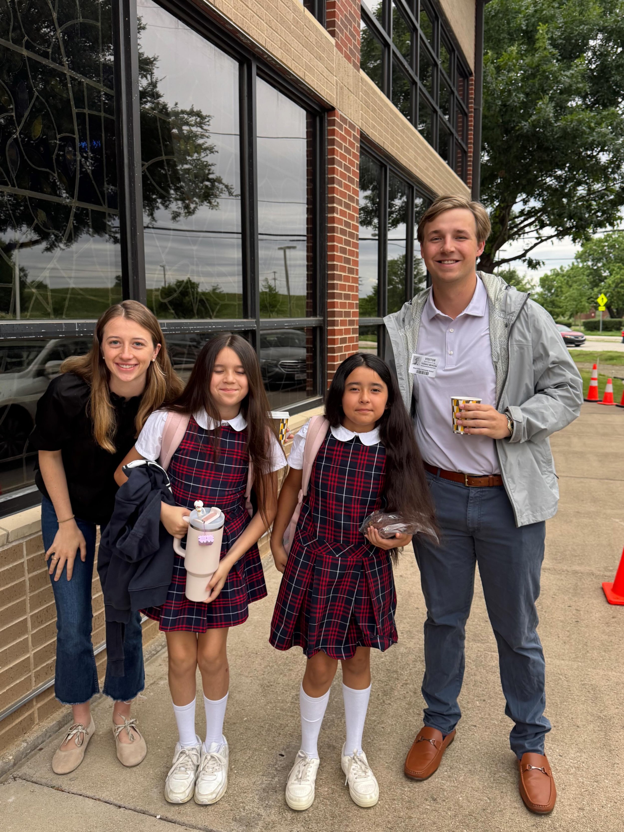 First Friday Finale💙 Rain or shine, the Champions Club has spent the first Friday of each month serving our school and opening doors at morning carpool. Thanks for coming, Champions Club. You make our day brigther!🌞