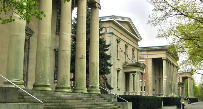 SI-Snug-Harbor-Cultural-Center-Botanical-Garden-650x350.jpg