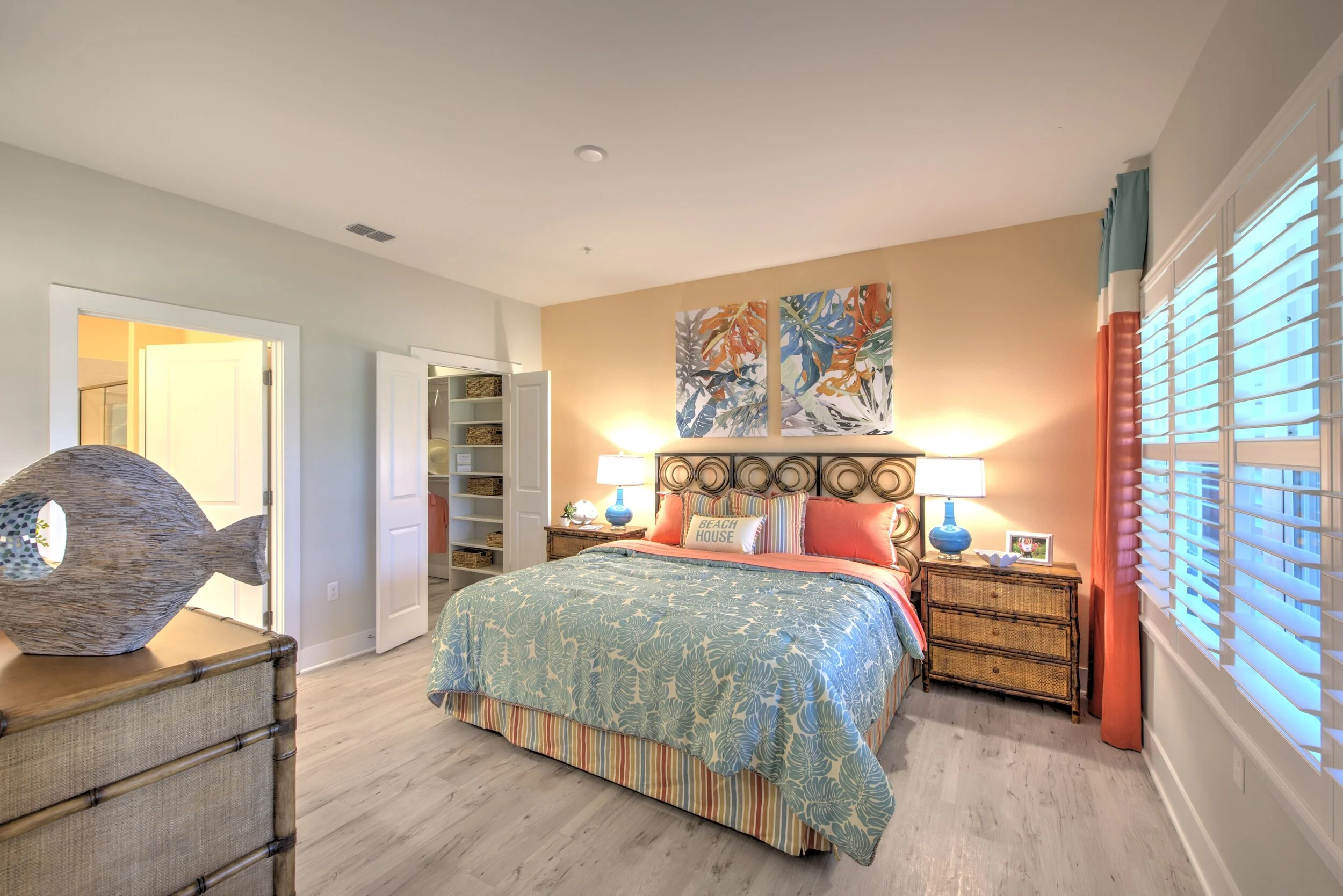 _AMP9859_61_62_63_Interior 3.jpg