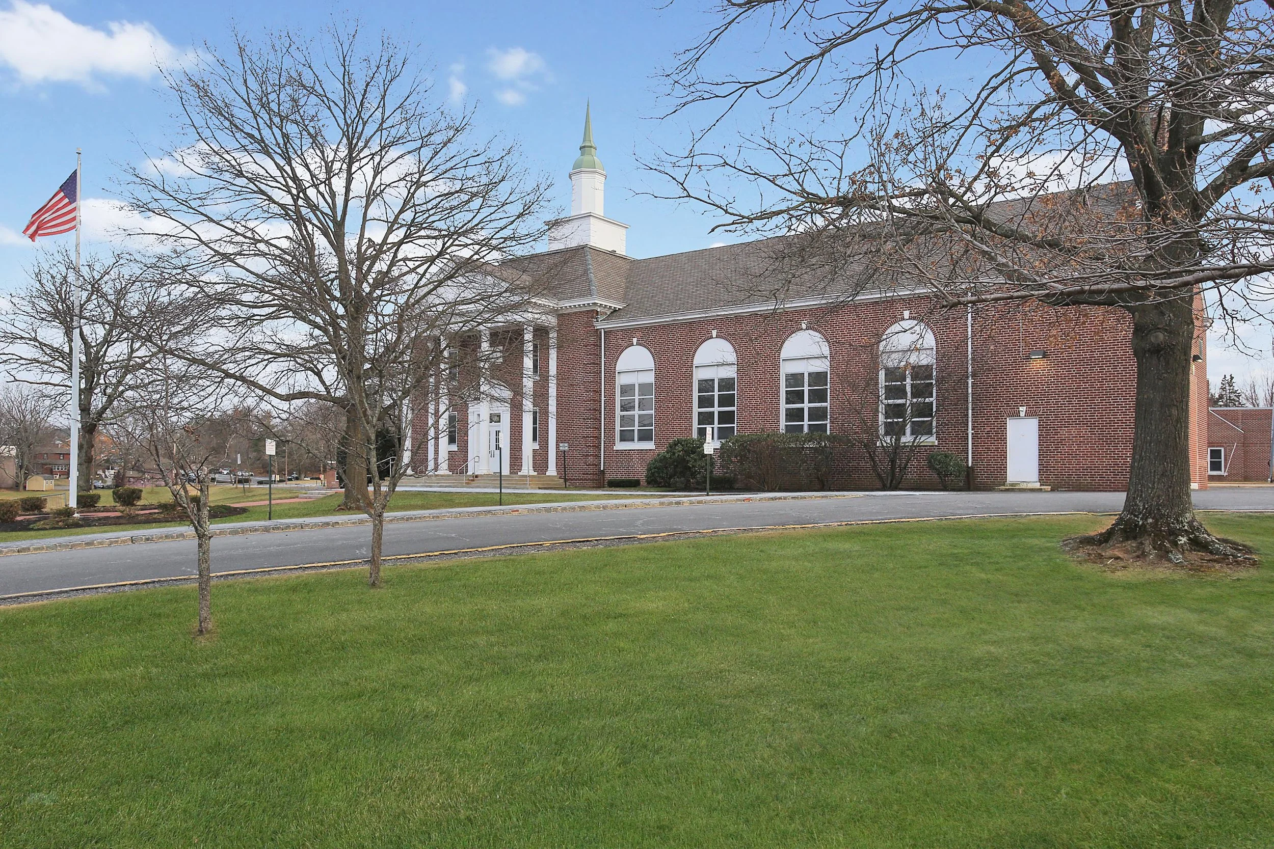 Oak St. School, Basking RIdge.jpg