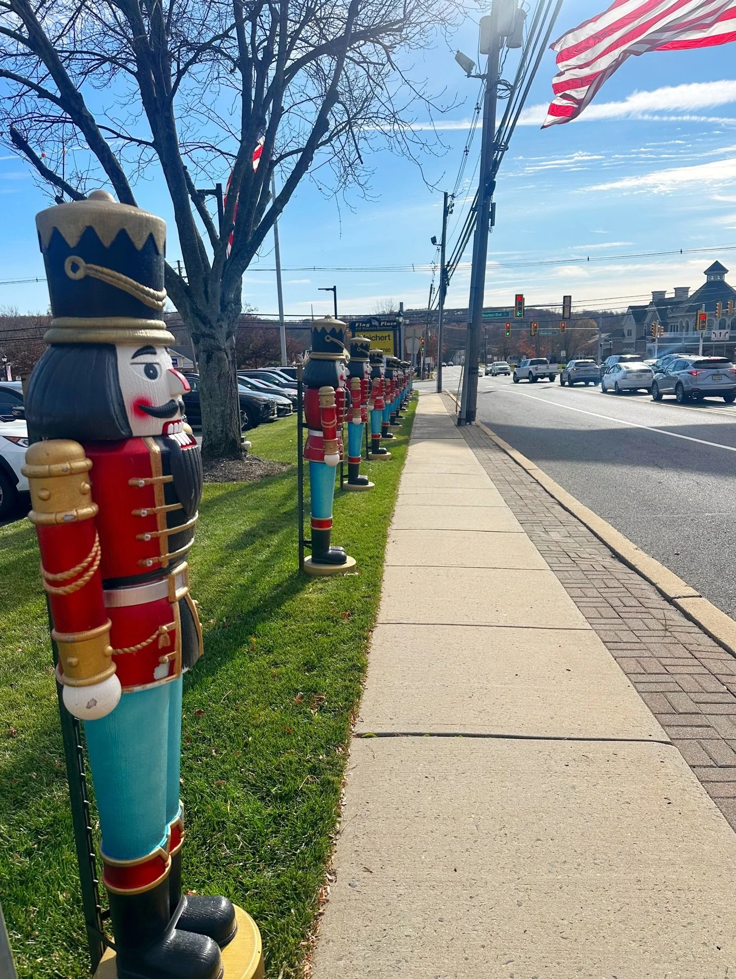 It wouldn&rsquo;t feel like the holidays in Warren without the Nutcracker Soldiers standing tall here in town. 🎄✨

A holiday classic, a community favorite, and a true sign that the season is here!

#holidayseason #holidayspirit #christmasmagic #nutc