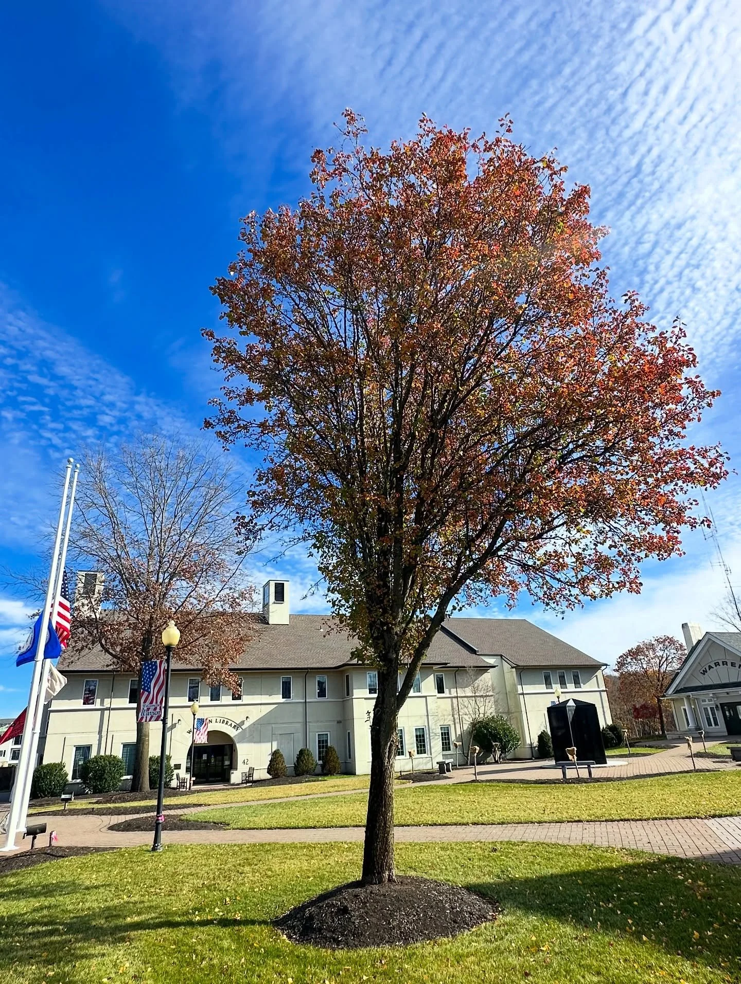 There&rsquo;s a reason more people are falling in love with Warren... it&rsquo;s growing in all the right ways while still holding onto everything that makes it feel peaceful, grounded, and welcoming.

Here&rsquo;s what locals love most:
&bull; new c