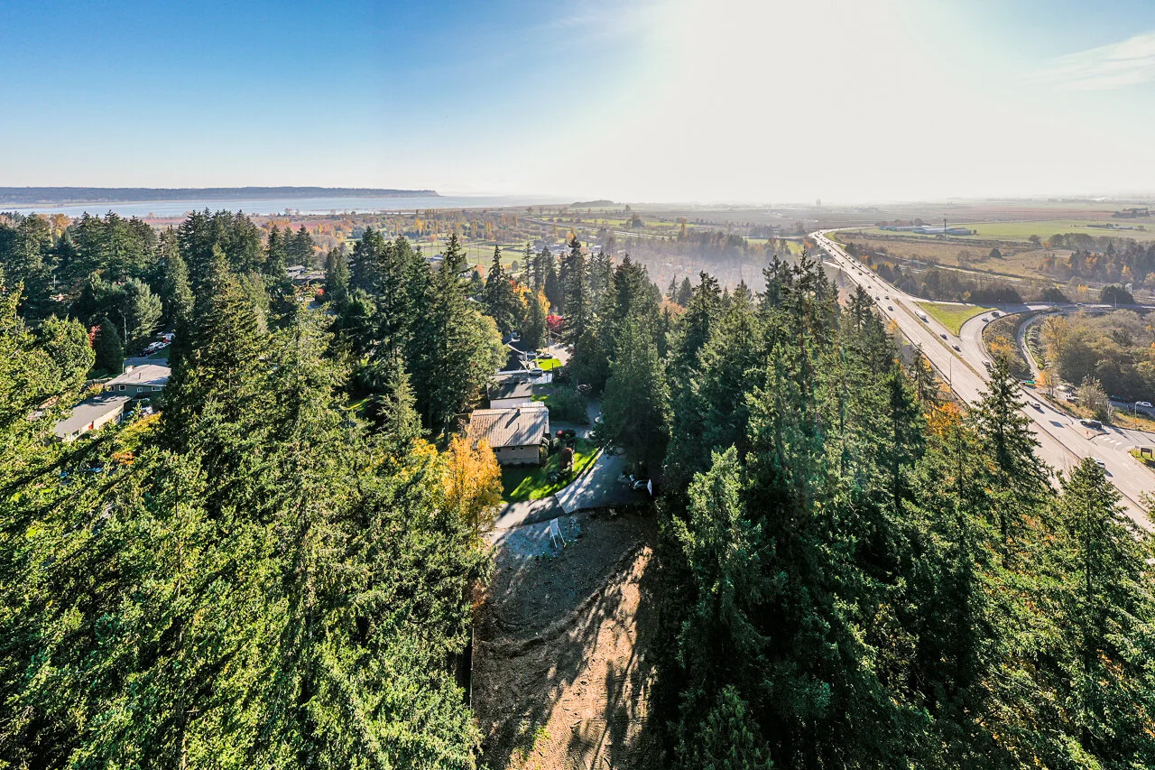 5667 Fairlight Crescent Delta-9.jpg