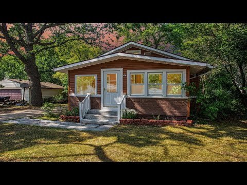 147 Maplelawn Street SE, Kentwood, MI Presented by Lake Michigan Realty Team.
