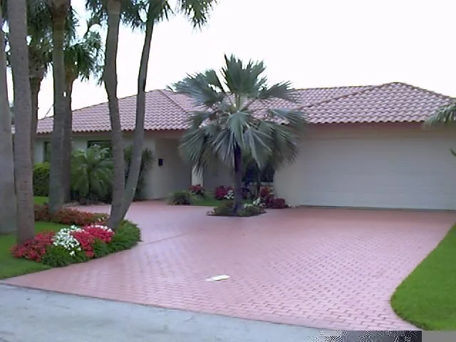 Florida Front Home Pic 2020.JPG