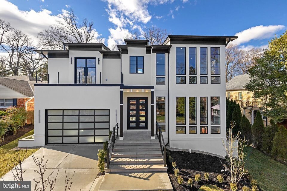 Check out the exceptional finishes on this new construction in Arlington! ✨⭐️. For all the listing detals go here &mdash; https://bit.ly/arlington29