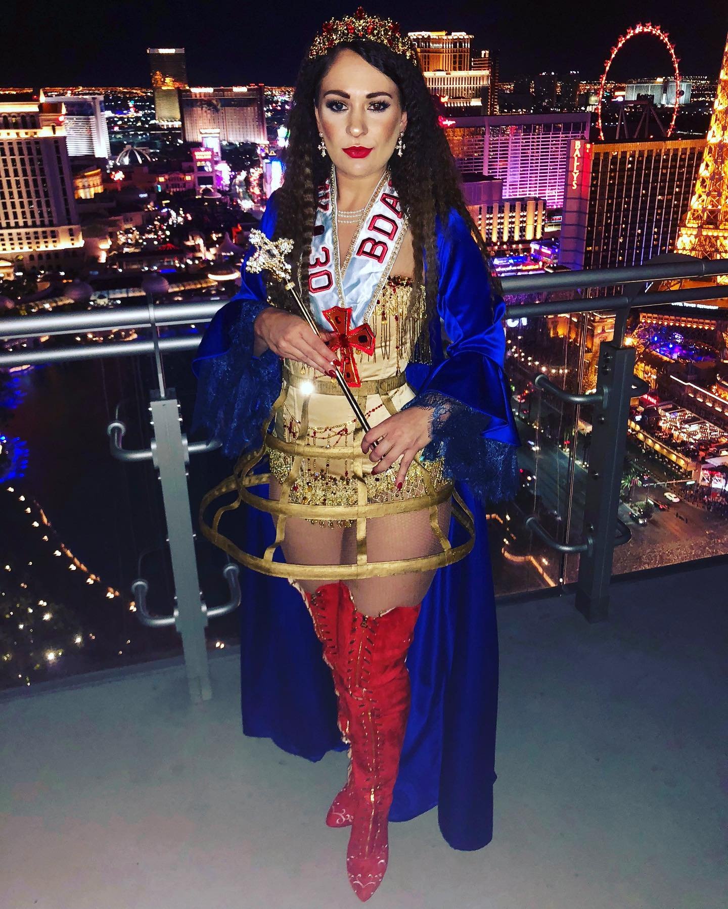 Viva Las Vegas! 🌇
Lights, Sparkle &amp; Glamour! ✨
💙💛❤️💙❤️💛💙💛❤️
.
.
.
It&rsquo;s been a quiet 18 months for @imaginarium_costumes 
as I&rsquo;ve been freelancing on film &amp; TV productions. It&rsquo;s been difficult to carry out commissions 