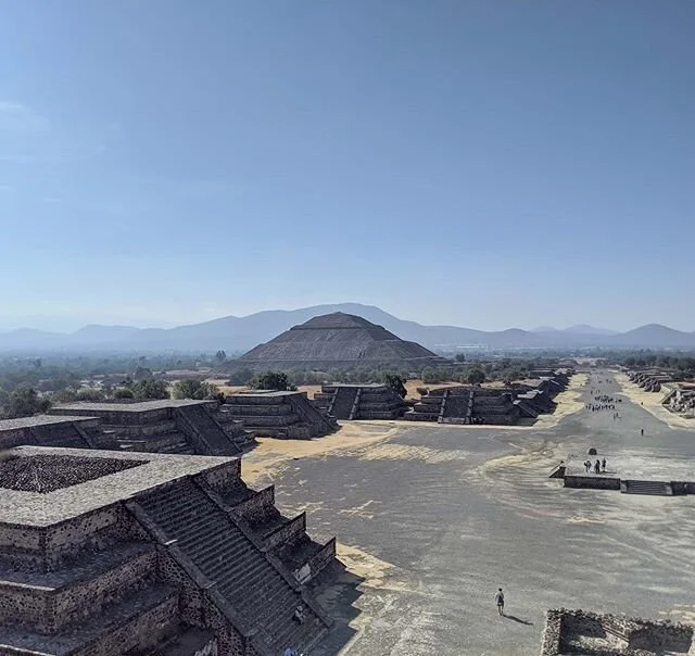 I have this thing for pre-Columbian settlements 🇲🇽 #cdmx
.
.
.
.
.
.
.
.
.
#Teotihuacan #UNESCO #pyramidofthesun #mexicocity #urbanromantix #whereitravel #liveauthentic #travelgram #travelblogger #travel #travelphotographer #bestintravel #worldplac