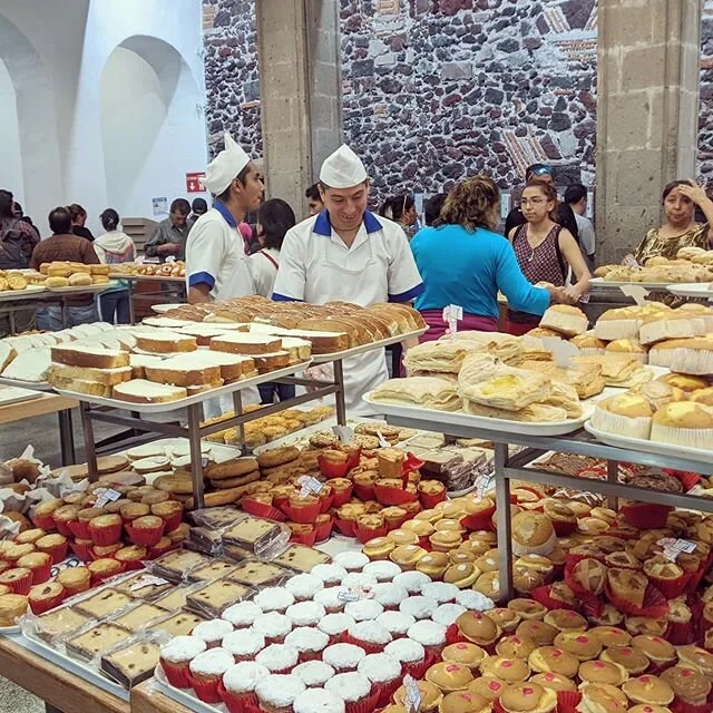 In Mexico City's Centro, seek out one of the most exciting pastry experiences I've ever found. This place is a bustling institution. #cdmx
.
.
.
.
.
.
.
.
.
.
.
#pastry #mexicocity #mexico #urbanromantix #whereitravel #liveauthentic #travelgram #trav