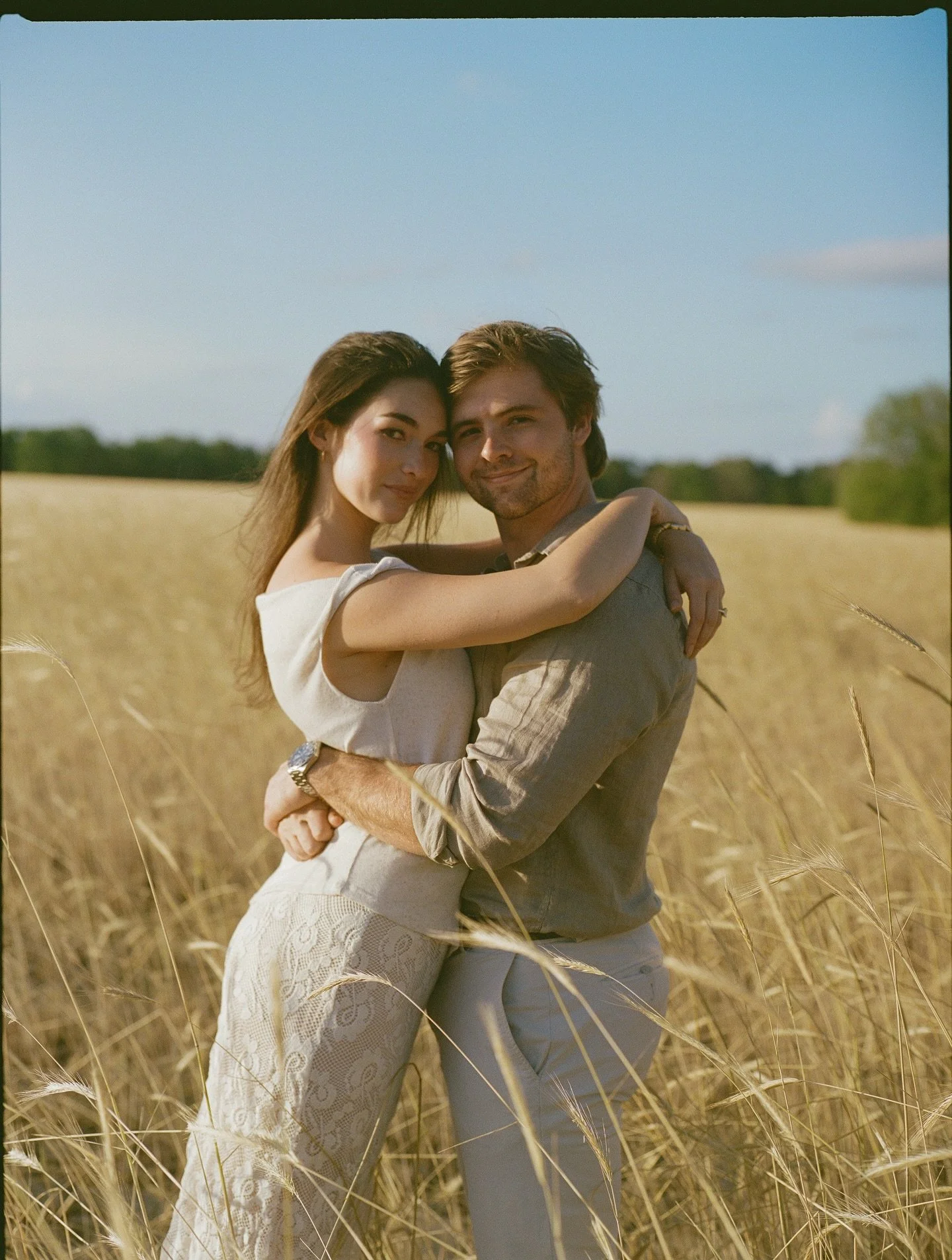Shot my sister&rsquo;s engagement photos in the field at home 🌾