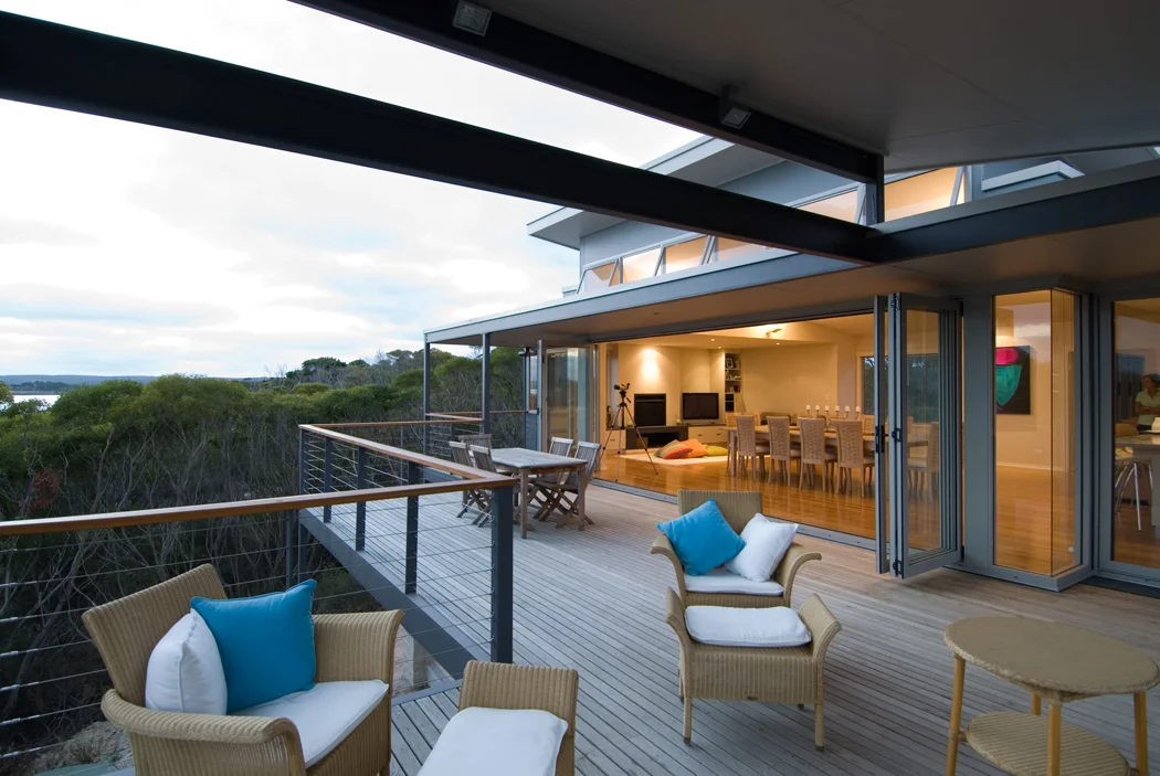 De-coudie-beach-house-deck-external.jpg