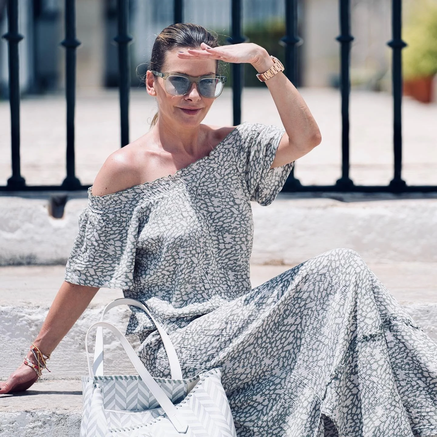 &ldquo;Life is better in a summer dress&rdquo;... 🌞 Loving this one from @aspigabeach , it&rsquo;s so easy to style and the fabric extremely soft. Feel free to use my code &ldquo;whatsarahaloves&rdquo; at www.aspiga.com ! Wishing you all a fab weeke