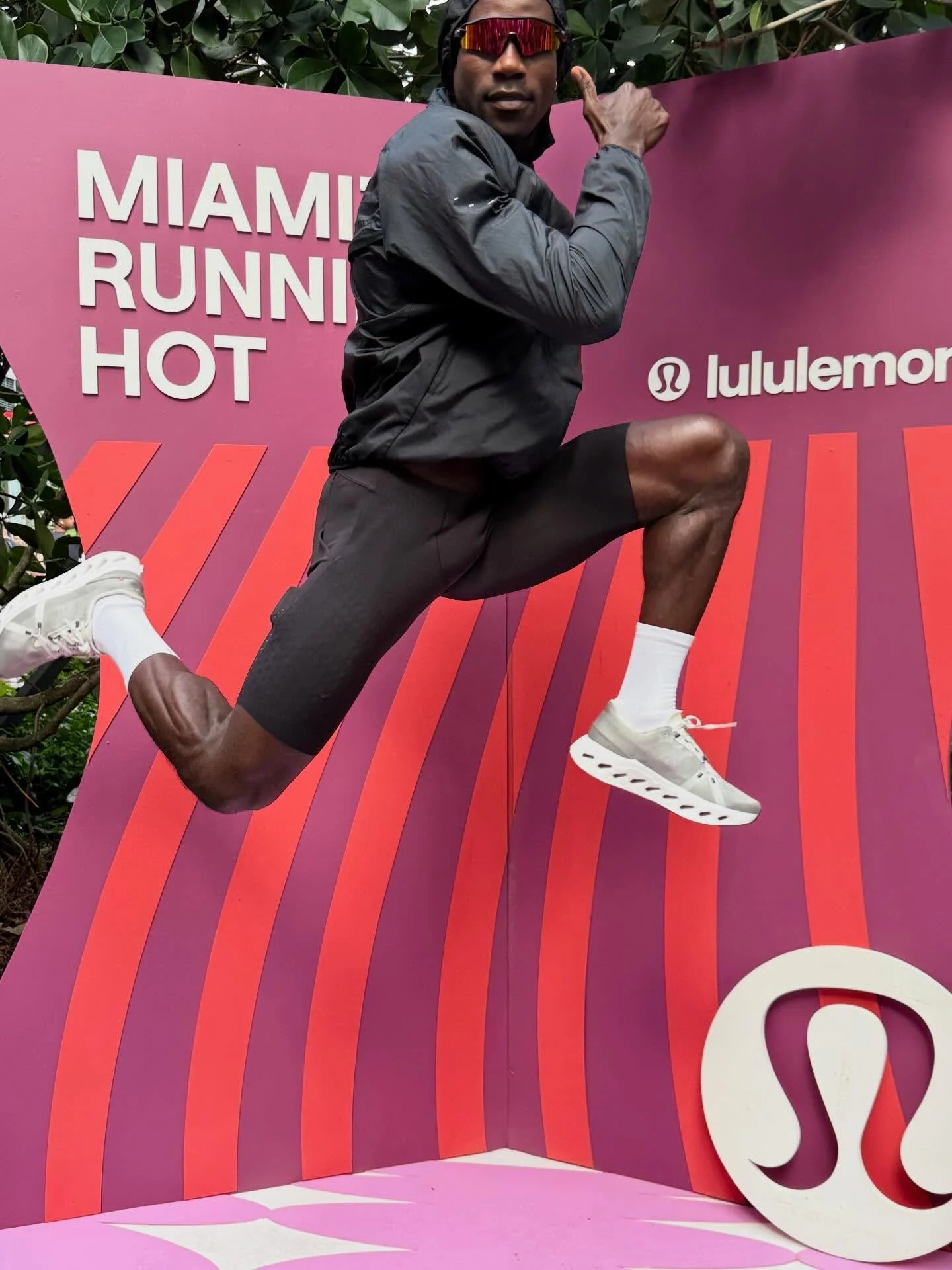 @lululemon shake out run was a vibe. Anytime I get to #run with the community it&rsquo;s a Win 🥇 for me. 
.
Tomorrow is the day most of you have been training for so let&rsquo;s feel the energy and allow it to carry you over the finish line 🫡
.
Tha