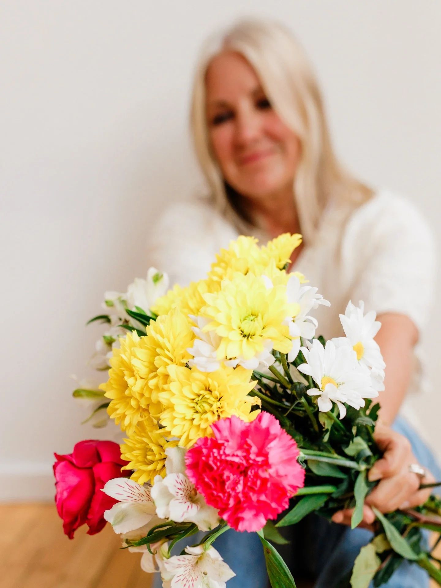 When in doubt, buy the flowers&hellip;and photograph them. 📸😊

My client Sarah is a Minnesota florist who wanted more than just pretty photos. She wanted imagery that told the story behind her work and the person creating it.

We planned a session 