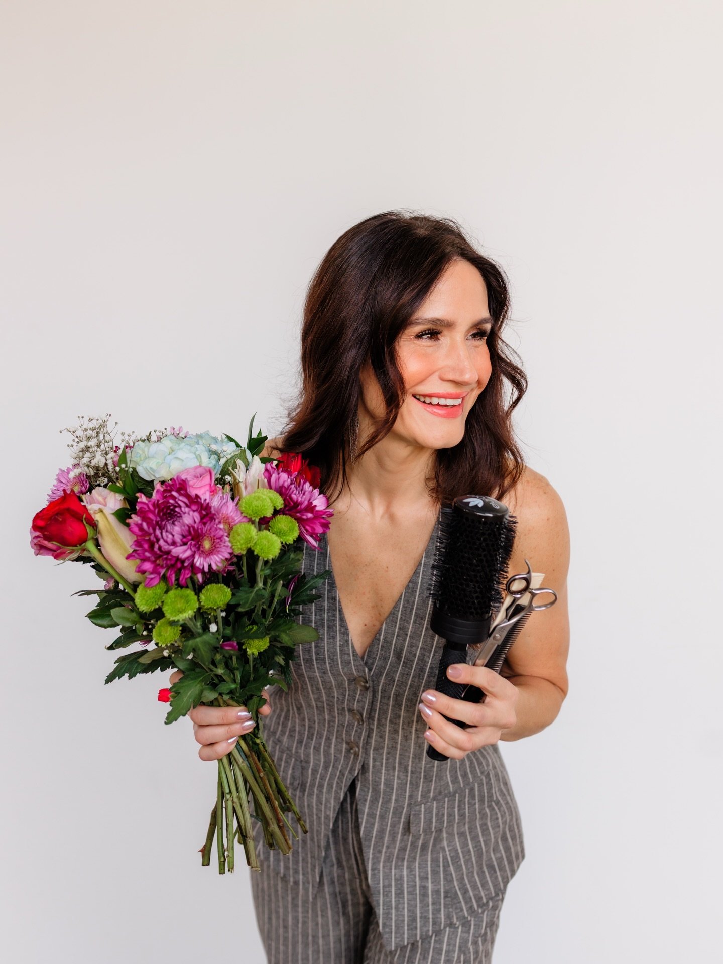 A little sneak peek from my brand session with Trisha! 📸

Trisha is a talented Minnesota hairstylist who&rsquo;s recently stepped into sharing a skincare line she&rsquo;s passionate about! 

We created a mix of playful and polished images to reflect