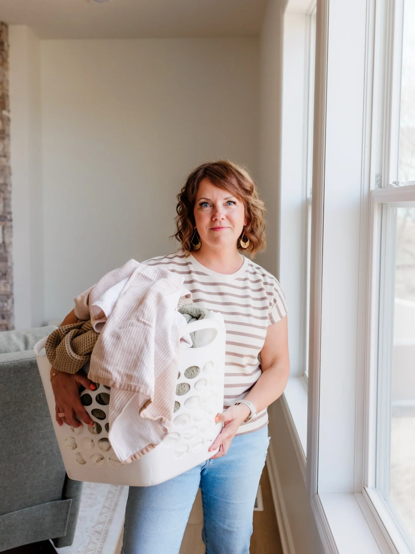 More photos from my branding session with Dawn, The Minimal Mom! Love how these turned out. 📸

I&rsquo;m currently booking late May &amp; June brand photoshoots! Reach out via DM or inquiry on my website. 

#brandphotographer #brandphotography #minn