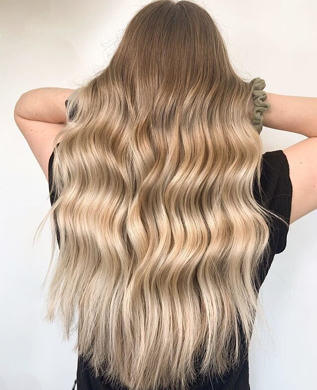 This colour &amp; these waves thooooo @amyyvaughan