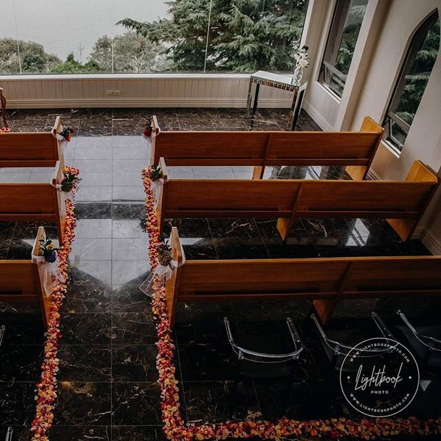 Rotorua has so many beautiful venues on offer. Imagine eloping to @peppersonthepoint private chapel overlooking lake Rotorua - so romantic!
@lightbookphoto 
#weddingflowersnz #rotoruaweddings #bloomartnz #weddingvenuenz #rosepetalaisle #chapelwedding