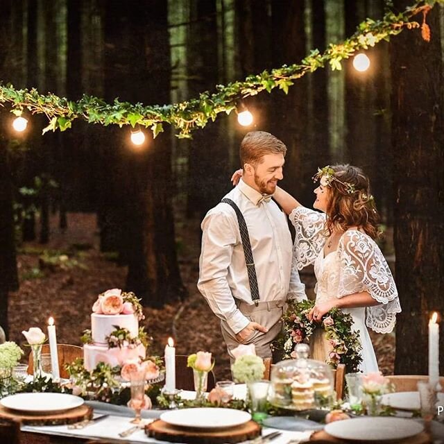 Rotorua has so many beautiful venues to offer. Say I do under the Redwoods Sails,  surrounded by lush forest🌲
@pure_love_photos @luna.creative.nz @finaltouchmakeupartistrynz @jorjarosehd @bloomartnz @jopannibridal
#weddingflowersnz #rotoruaweddings 