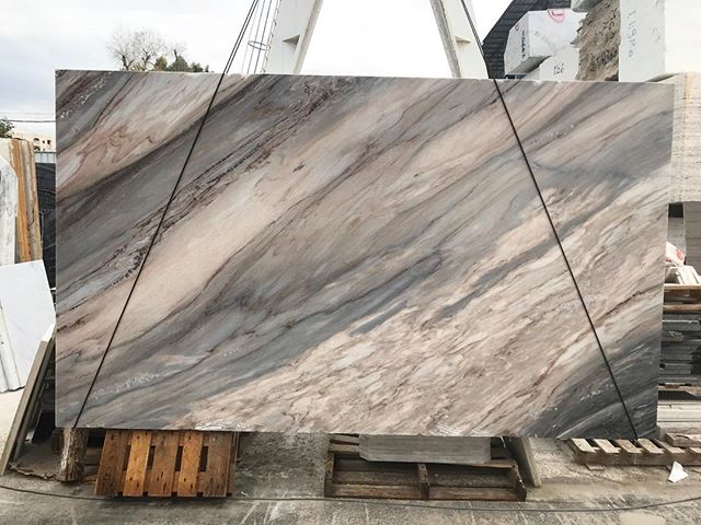 Palissandro.

#marble#grey#pink#waves#nature#stone#natural#love#pictureoftheday#slabs#palissandromarble#beauty#architecture#design#lebanesearchitecture#lebaneseinteriordesigners#designers#luxury#stone#lebanon#beirut#factory#marmgroup#italy