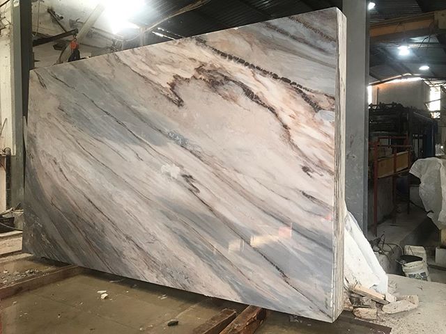 Palissandro.
Slab size 295x174.

#palissandro#marble#natural#italian#stone#nature#love#interiordesign#luxury#grey#pink#shades#picoftheday#factory#friday#decor#lebanesedesigners#inspiration#beirut#lebanon#marmgroup