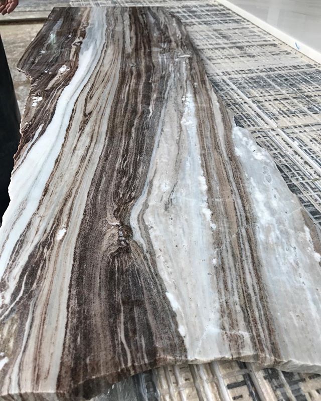 Palissandro Cioccolato.

#palissandro#cioccolato#brown#white#italian#stone#marble#love#luxury#nature#picoftheday#designers#interiordesign#homedecor#factory#slabs#lebaneseinteriordesign#marmgroup#beirut#lebanon#italy