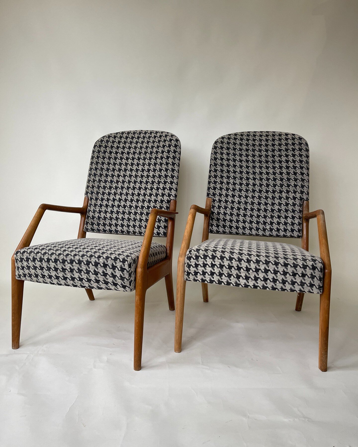 Pair of Mid Century Houndstooth Armchairs 
Wonderful pair of wooden framed armchairs with freshly reupholstered seats. These are really comfortable chairs with high backs and a wide frame, perfect for curling up with a book. 

- Originally from Denma