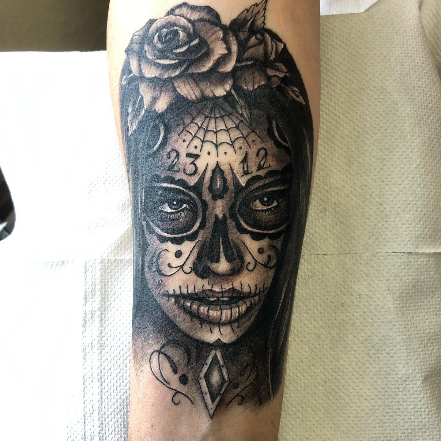 Mexican day of the dead lady done today on David. #dayofthedeadtattoo #sugarskulltattoo #72tattoo #manchester