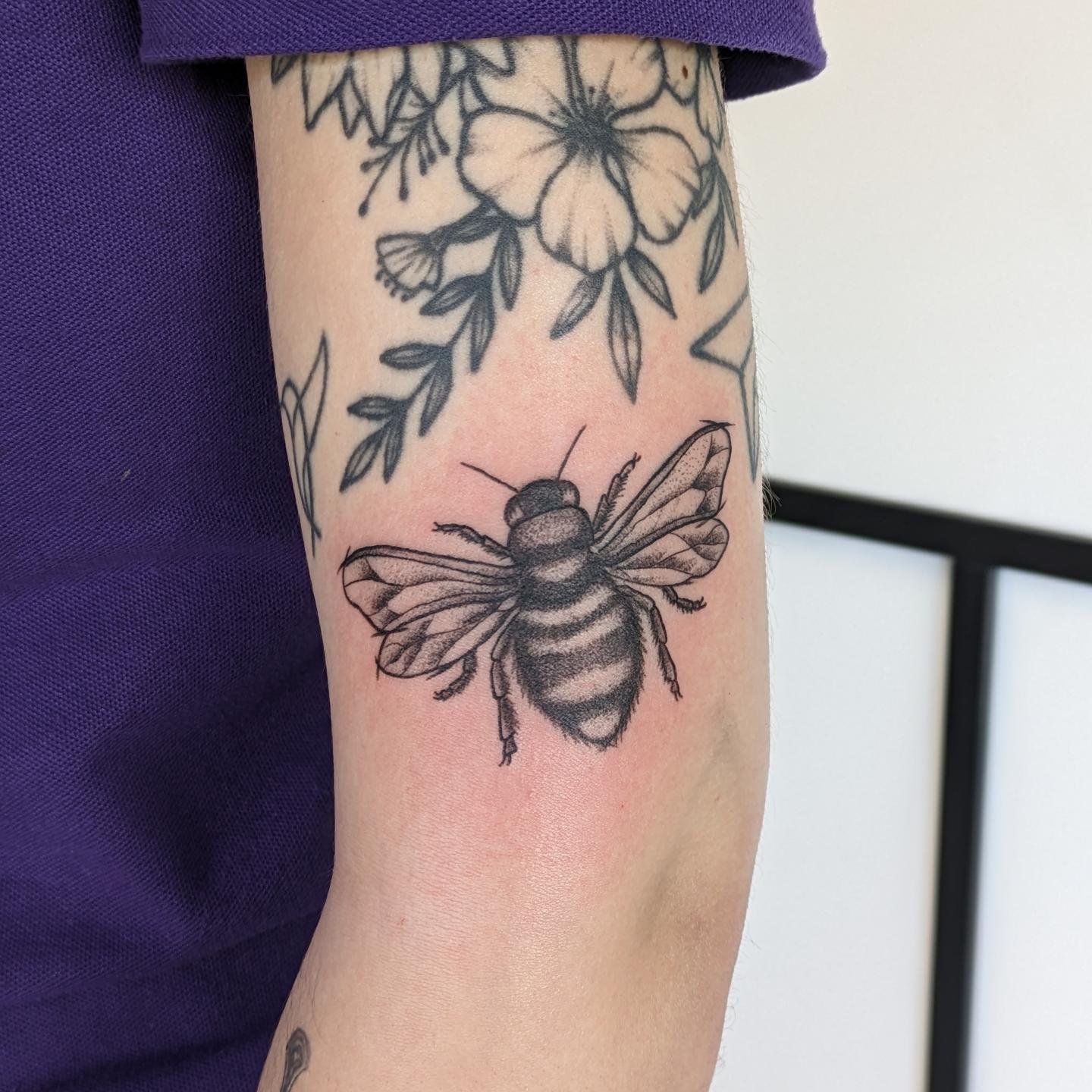 Summertime bee for AJ! 😍🐝

Thanks so much pal! 

&bull;&bull;&bull;&bull;&bull;&bull;&bull;&bull;&bull;&bull;&bull;&bull;&bull;&bull;&bull;&bull;&bull;&bull;&bull;&bull;&bull;&bull;&bull;&bull;&bull;&bull;&bull;&bull;

#tattoomanchester #manchester