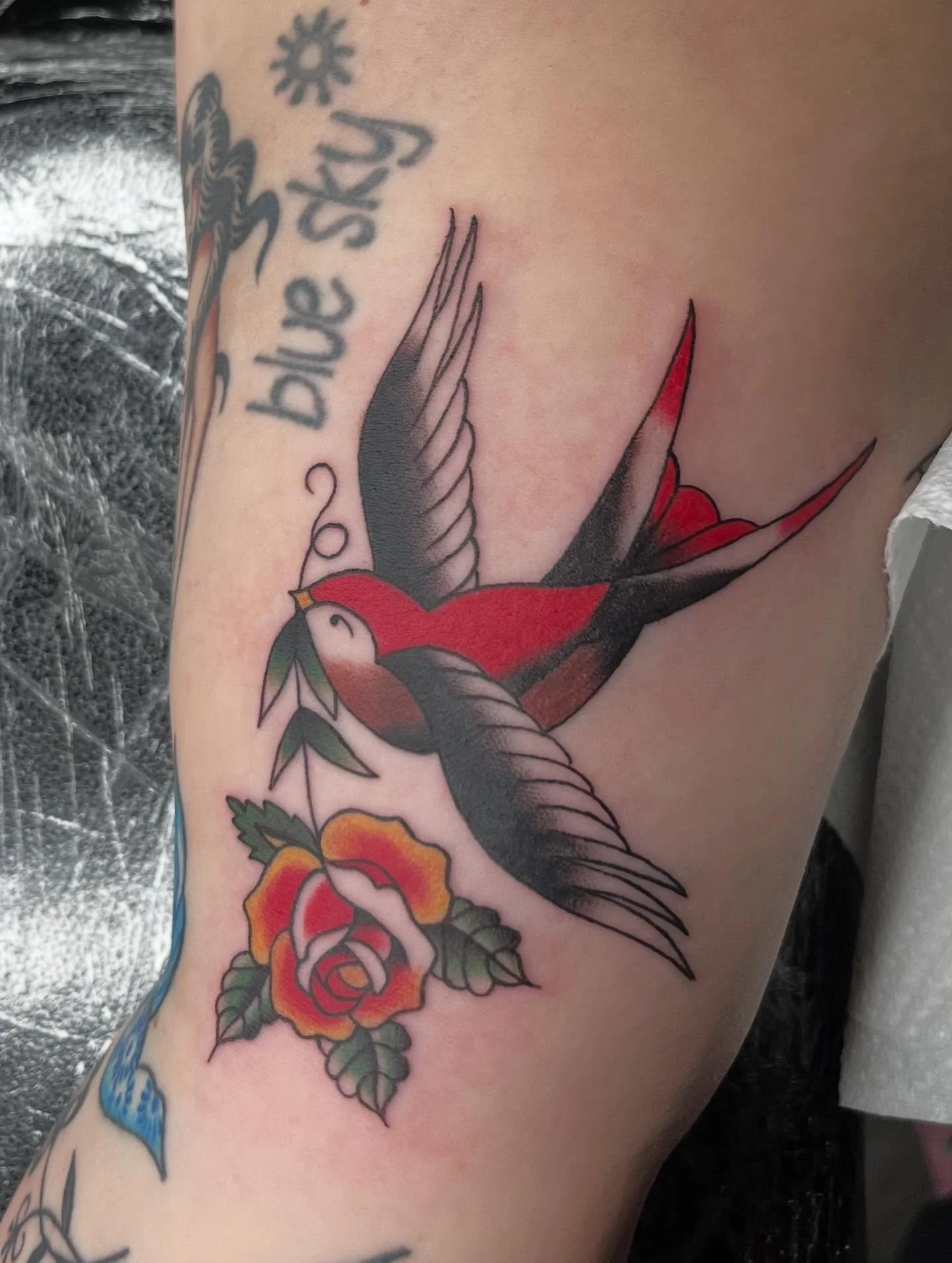 Swallow from my flash for my tat pal @rachjackson.tattoo 
Plenty of space in October for you to get tattooed!!!