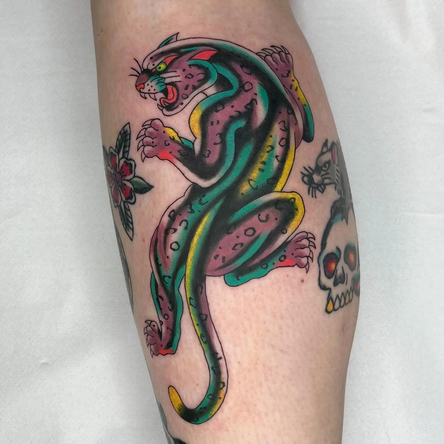 Had so much fun using a brighter colour palette with this one! Thanks again tegan xoxoxo

#tradtattoo #americantraditionaltattoo #americantrad #traditional #traditionaltattooing #traditionalflashtattoo #tattoomanchester #manchestertattoo #manchestert