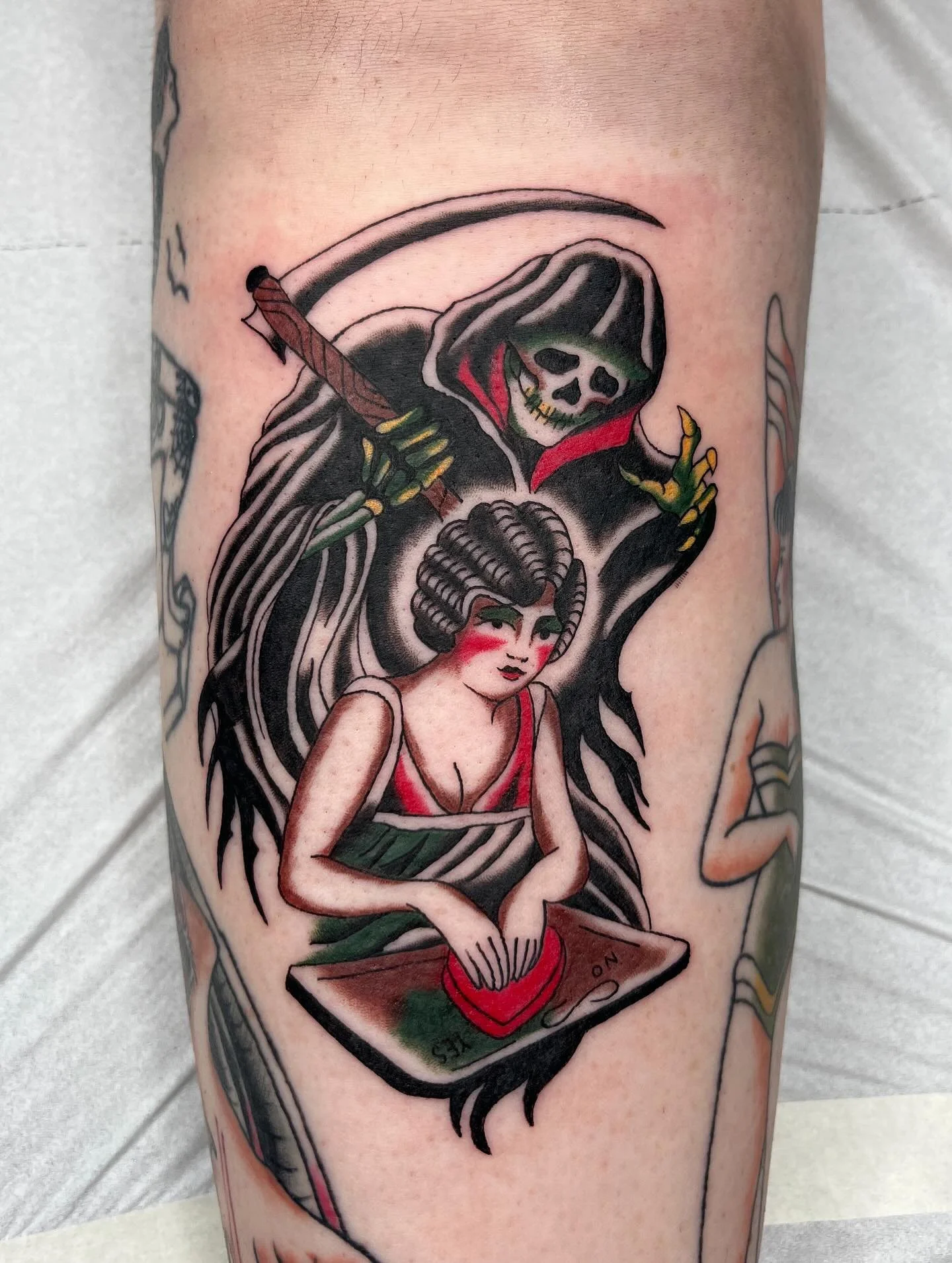 Big thanks to Mia for picking this from my flash, happy halloween folks!! ☠️

#tradtattoo #americantraditionaltattoo #americantrad #traditional #traditionaltattooing #traditionalflashtattoo #tattoomanchester #manchestertattoo #manchestertattooist #ma