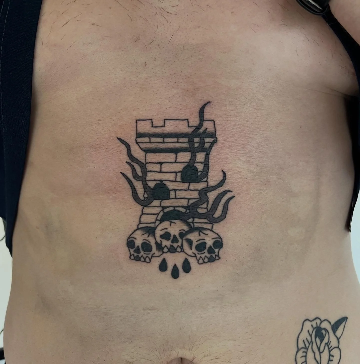 One from my flash 💥
(More like this can be found in my flash deals highlight)

#tradtattoo #americantraditionaltattoo #americantrad #traditional #traditionaltattooing #traditionalflashtattoo #tattoomanchester #manchestertattoo #manchestertattooist #