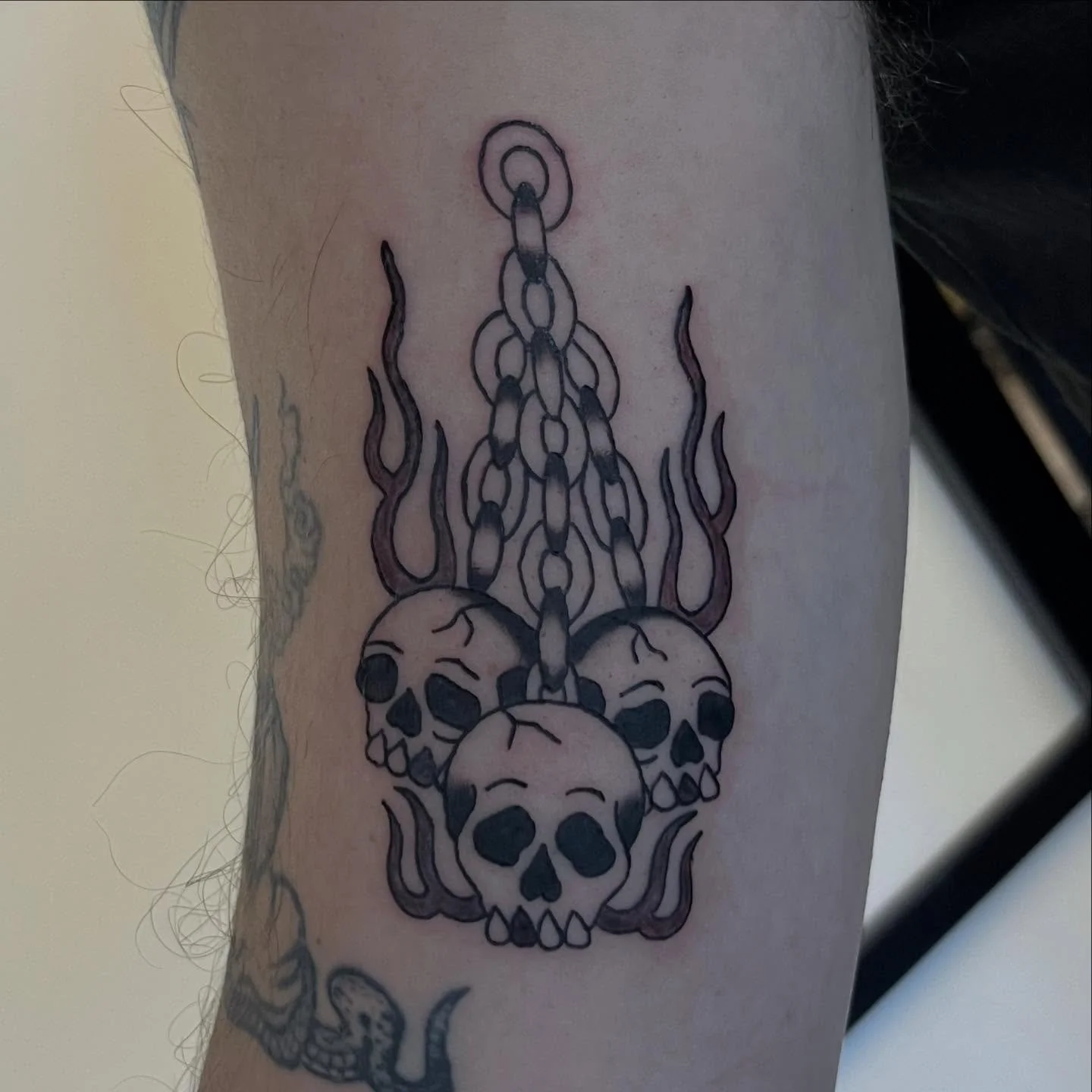One from my blackwork flash deal ⛓️&zwj;💥

#tradtattoo #americantraditionaltattoo #americantrad #traditional #traditionaltattooing traditionalflashtattoo tattoomanchester manchestertattoo manchestertattooist manchestertattooartist manchestertradtatt