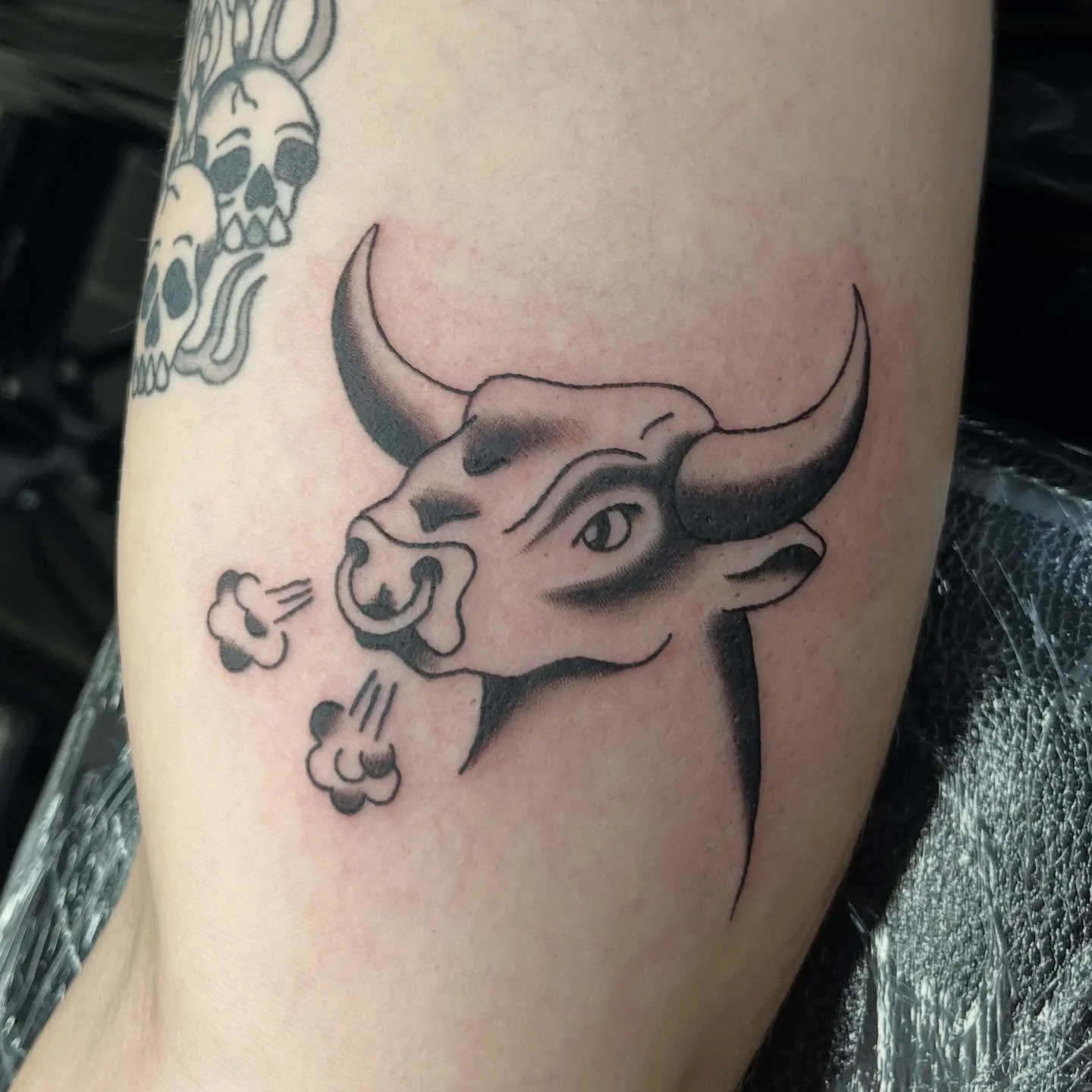 Bull for Kane, thanks again man!!

#manchestertattoo #tradtattoos #traditionaltattooing #manchestertattooist #tattoomanchester