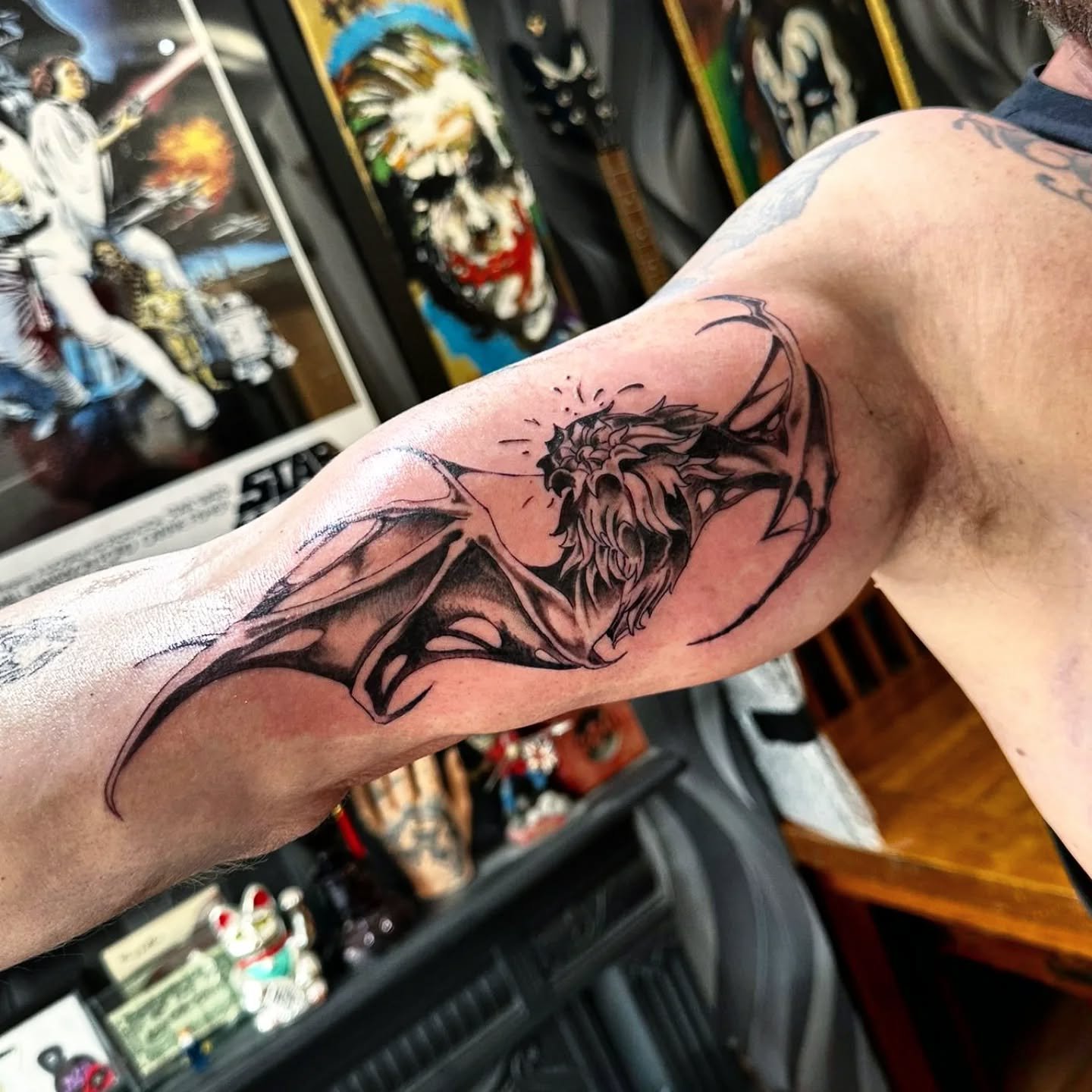 Ozzy headless bat tribute from @gavrourke72 🦇🤘

If you are interested in booking with Gavin, drop us a message ⭐️

#tattoomanchester #ozzyosbourne #tattoo #blackandgreytattoo #urmston