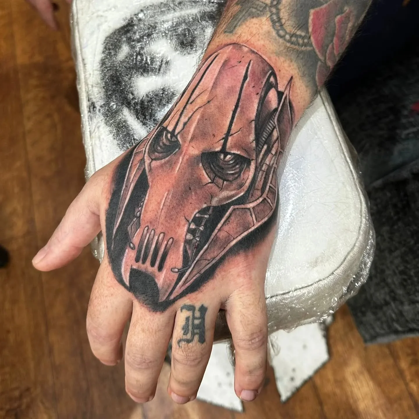 Awesome black and grey  general grievous done by @gavrourke72 🔥