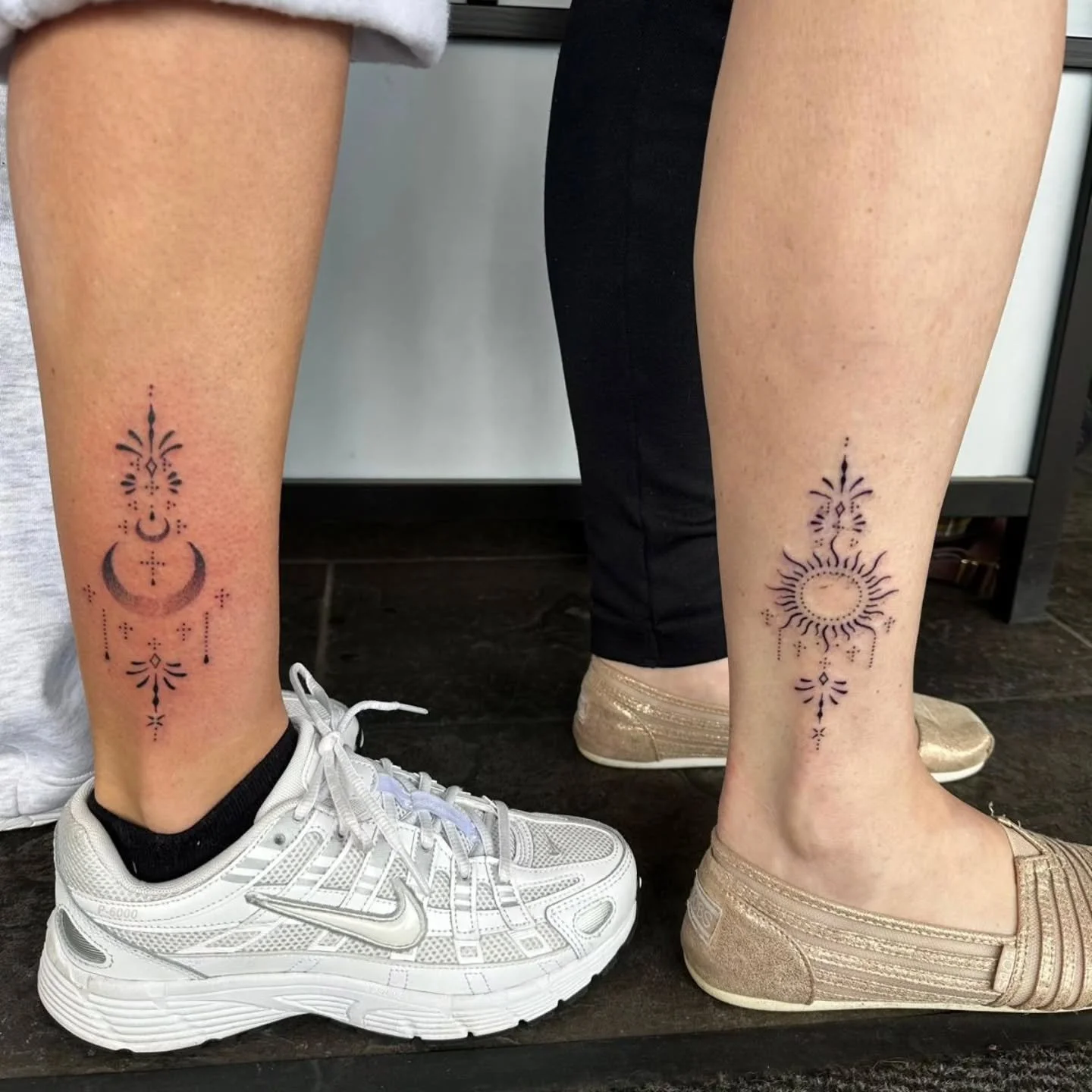 Freshly done moon and star ornamental tattoos ☀️🌛

By @gavrourke72

Message @72tattoo or Gavin for enquiries❗️

#manchestertattoo #tattooideas #moonandstartattoo #ornamentaltattoo #celestialtattoo