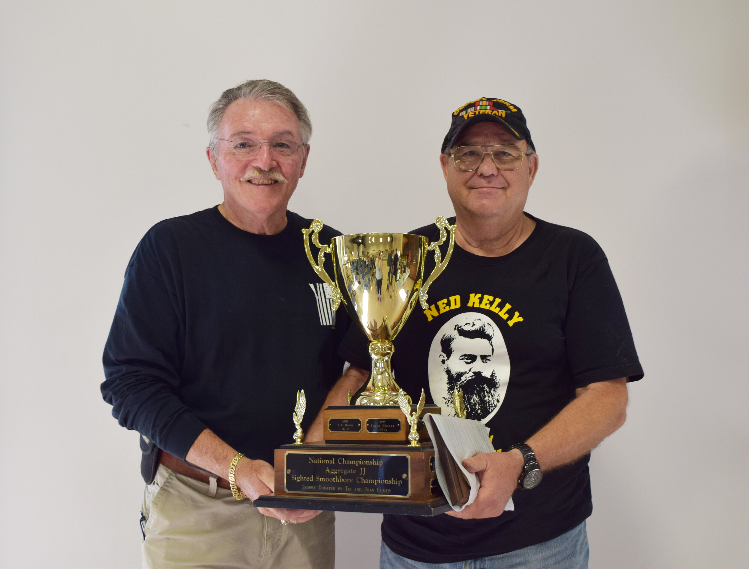  Darrell Vigue - Aggregate JJ - Sighted Smoothbore Championship Winner with NMLRA President Brent Steele 