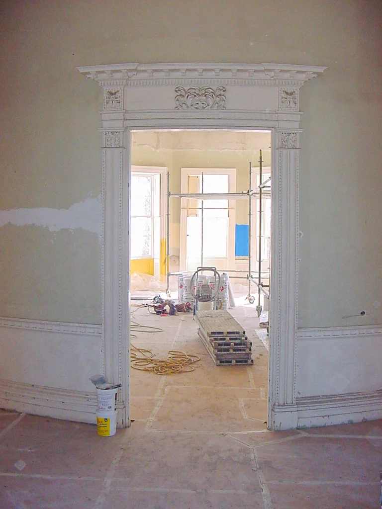 spoleto curved doors before.jpg
