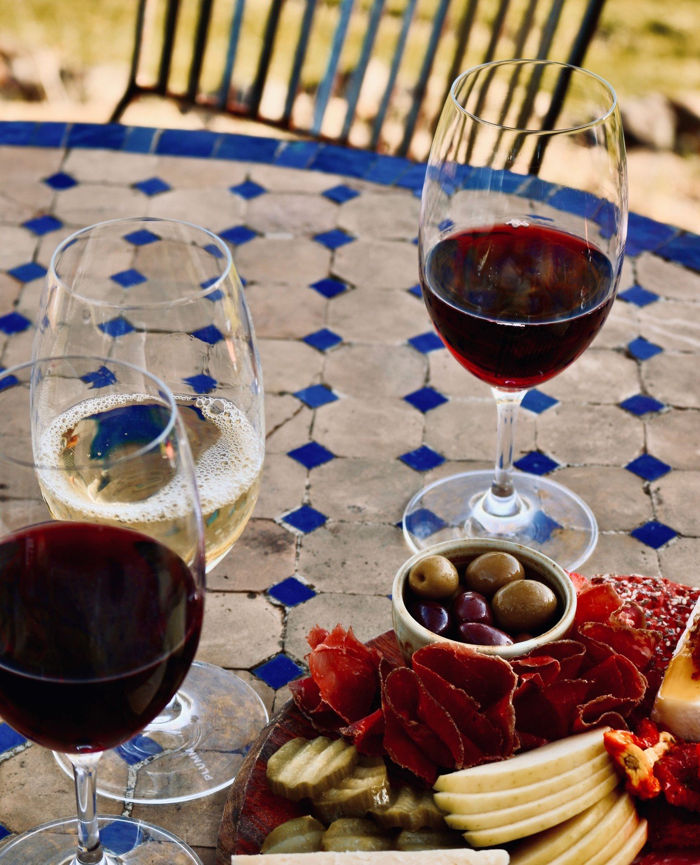 Sunday Funday ☀️⁠
⁠
Perfect day for a lazy lunch! Call ahead to save a spot with a view...⁠
.⁠
.⁠
.⁠
.⁠
.⁠
#greendoorwines #fergusonvalley #discoverfergusonvalley #bungeo #bunburygeographe #winemakersofgeographe #geographewine #geographewineregion #j