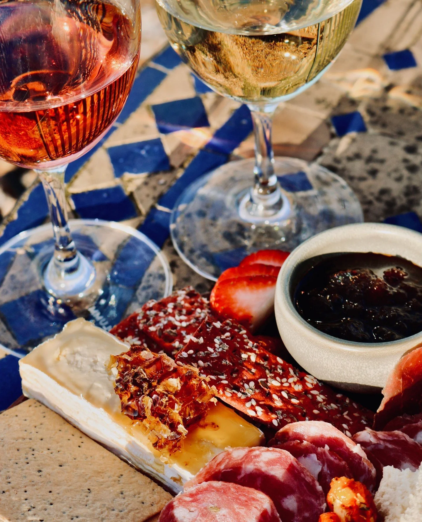 Platters with our favourite @hallsfamilydairy Suzette Cheese are made for long lunches, shared laughs and your favourite drop in hand 🧀⁠
⁠
.⁠
.⁠
.⁠
.⁠
.⁠
#greendoorwines #fergusonvalley #discoverfergusonvalley #bungeo #bunburygeographe #winemakersof