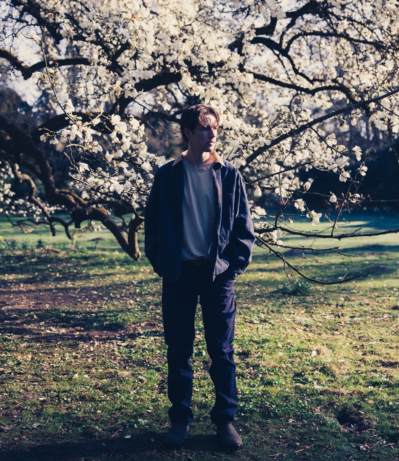 Celebrate new music with two incredible storytellers this Valentine&rsquo;s Day! ✨
 @RileyPearceMusic brings raw, alt-folk reflections on chasing dreams and finding hope, while @llauralucas delivers tender, introspective indie-folk exploring memory, 